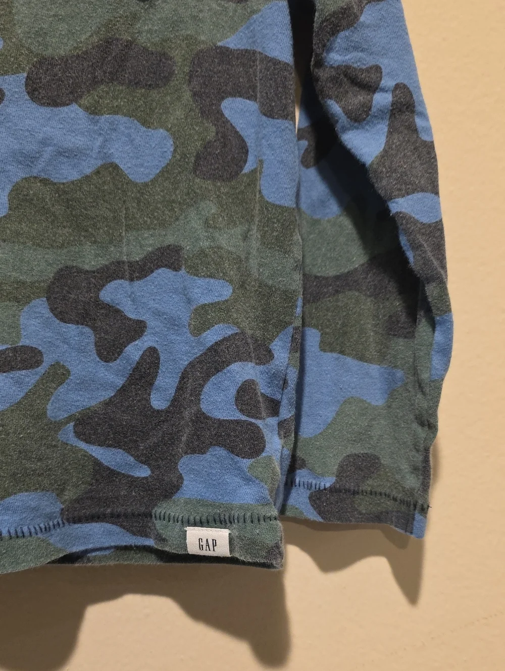 GAP Kids Blue & Green Camo Long-Sleeve Tee 4 T Pocket